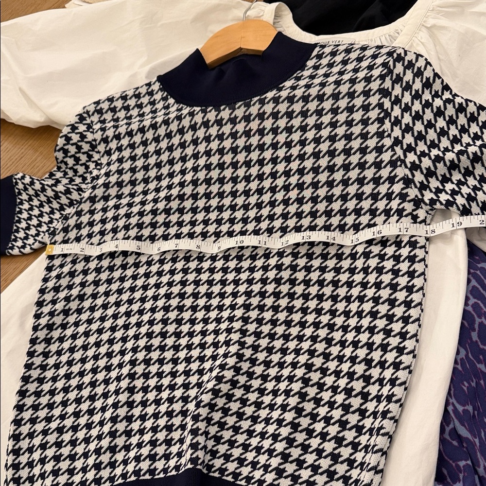 BOSS Faryna Houndstooth Check Short Sleeve Sweater - Picture 10 of 11